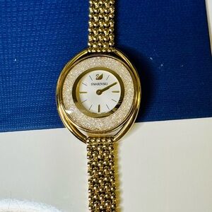 Swarovski Watch - Collection 5200339 Crystalline Oval
Gold Tone - Metal Bracelet